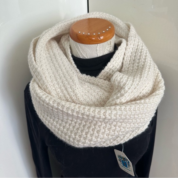 NWT Portolano Cream Chunky Knit Cashmere Wool Blend Infinity Scarf - Picture 1 of 7